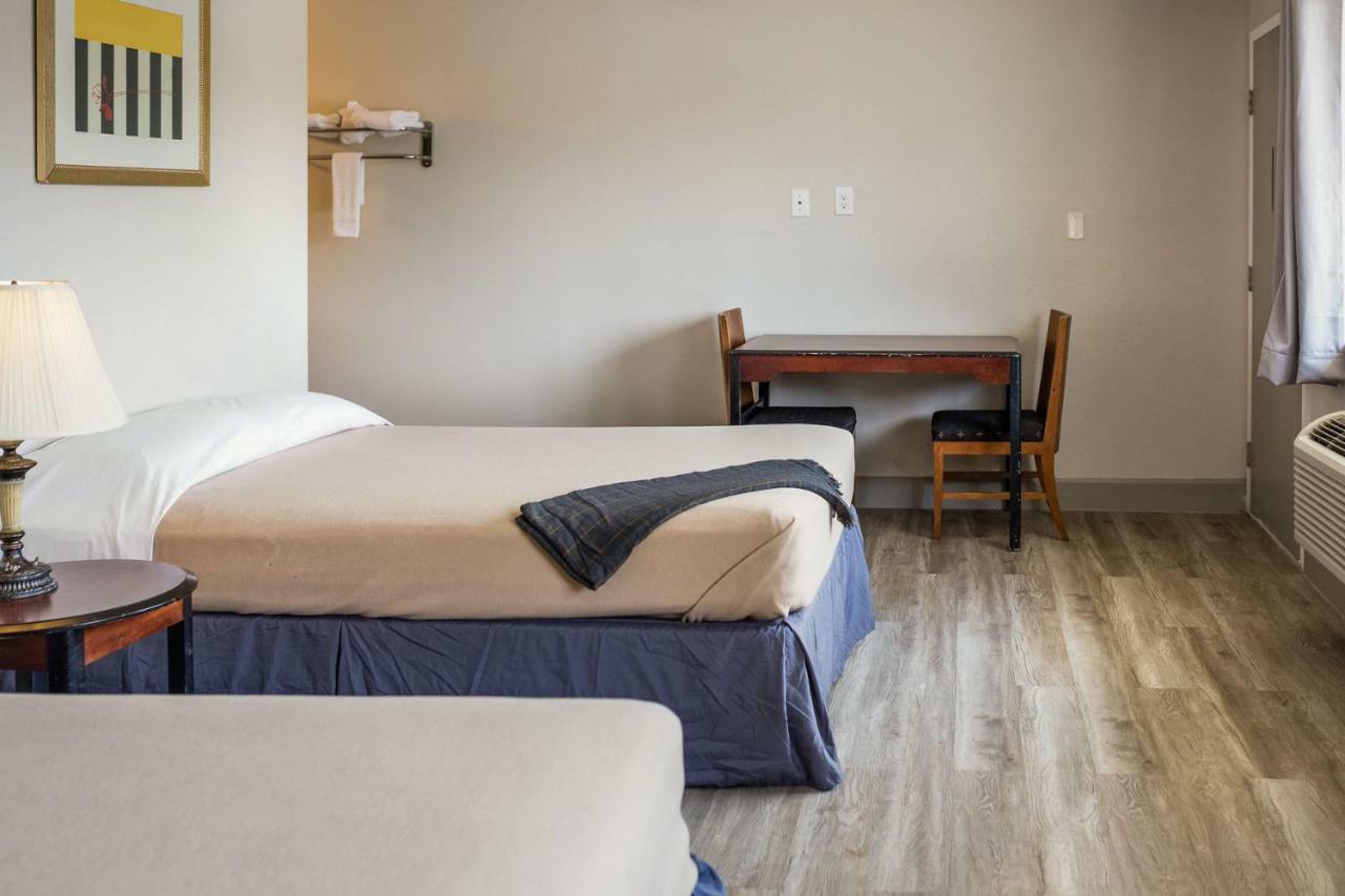 Merit Inn And Suites Beaumont Buitenkant foto