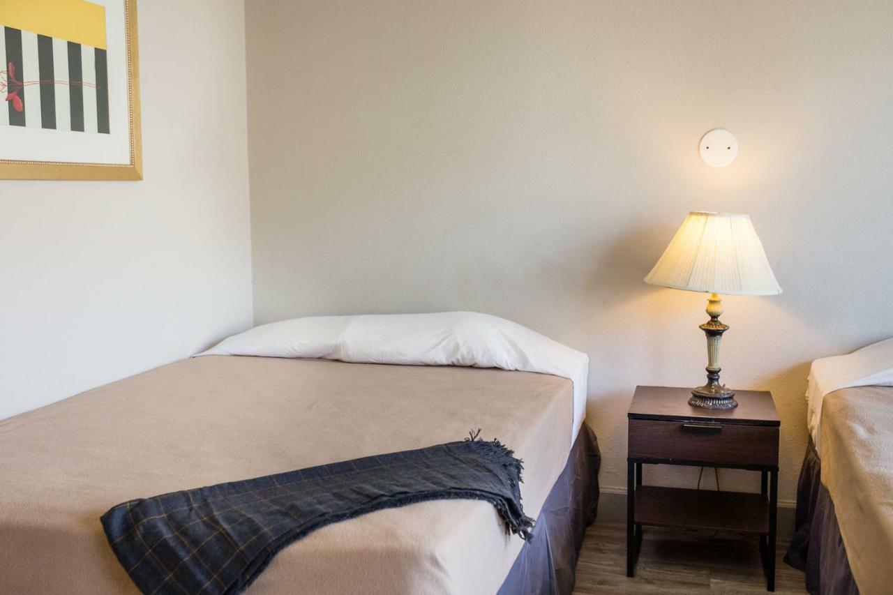 Merit Inn And Suites Beaumont Buitenkant foto
